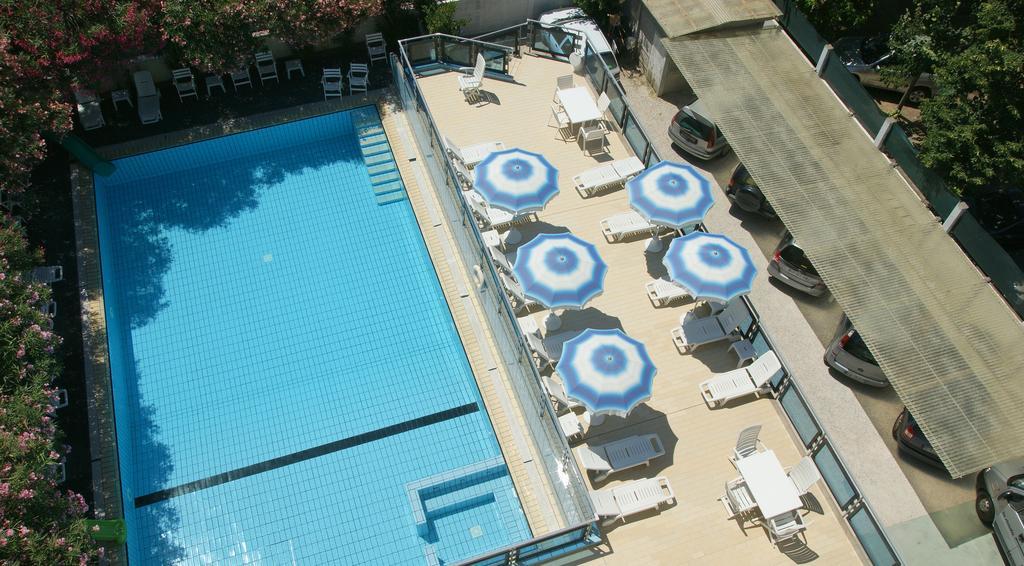 Hotel Antares チェルヴィア エクステリア 写真